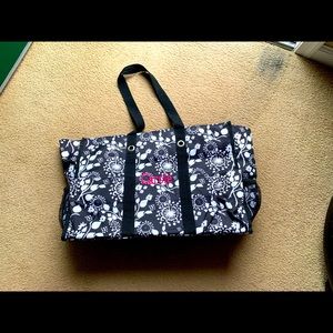 Thirty-one huge tote. Black/white